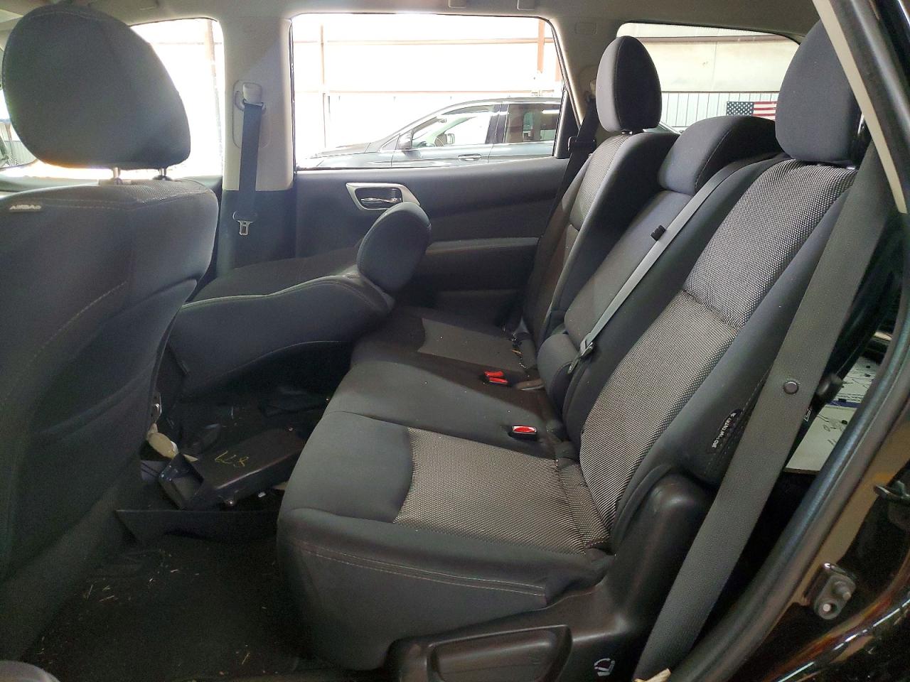 Nissan Pathfinder S