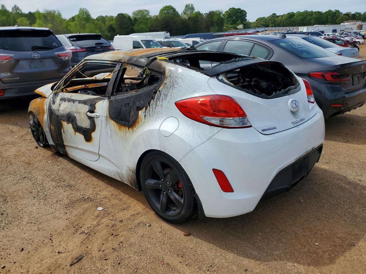 Hyundai VELOSTER Base