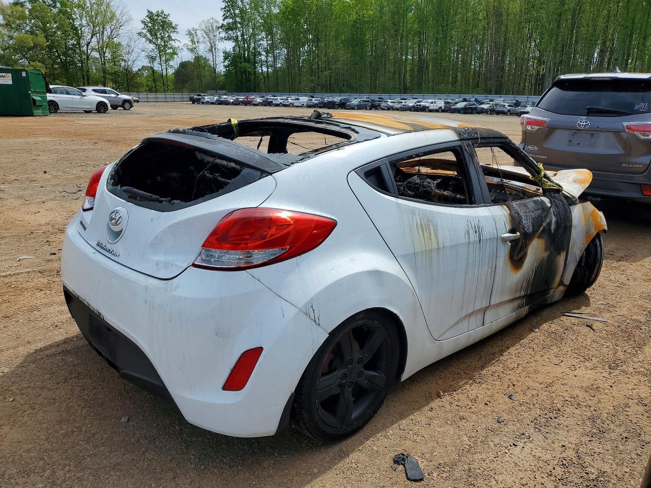 Hyundai VELOSTER Base