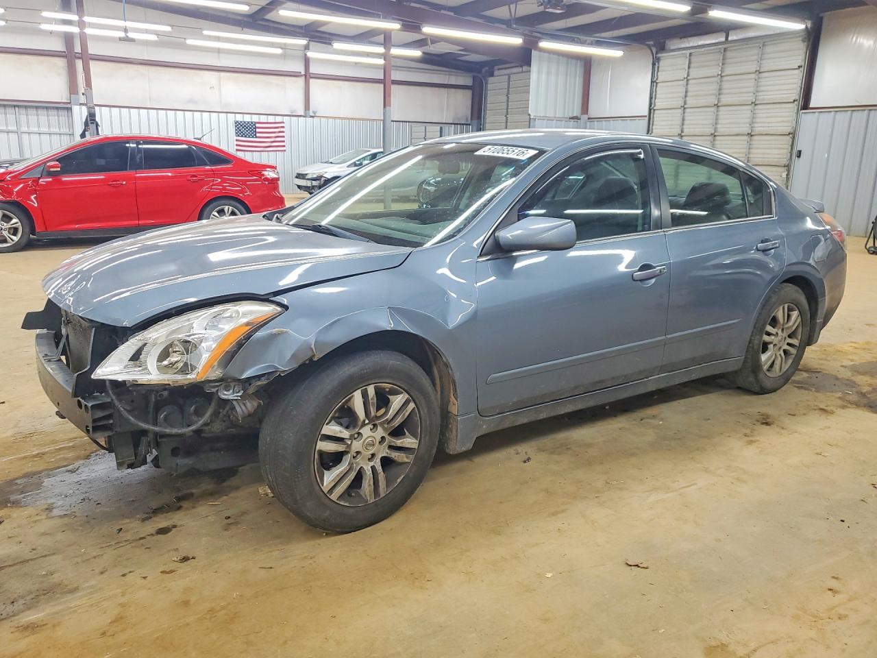 Salvage Nissan Altima Image