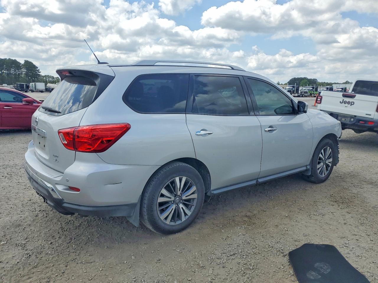 Nissan Pathfinder Sl
