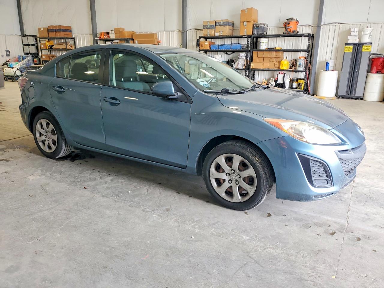 Mazda 3 I
