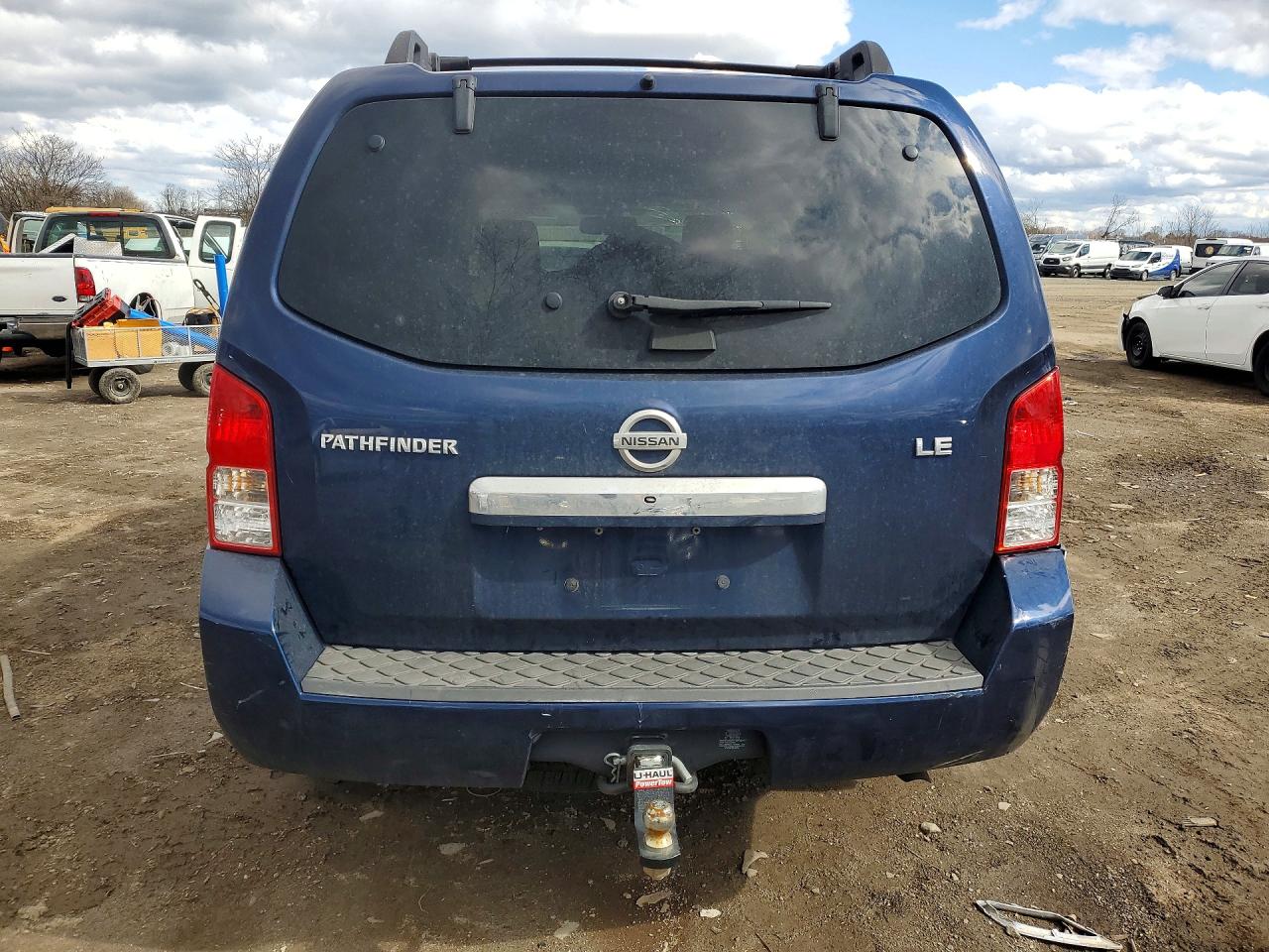 Nissan Pathfinder S