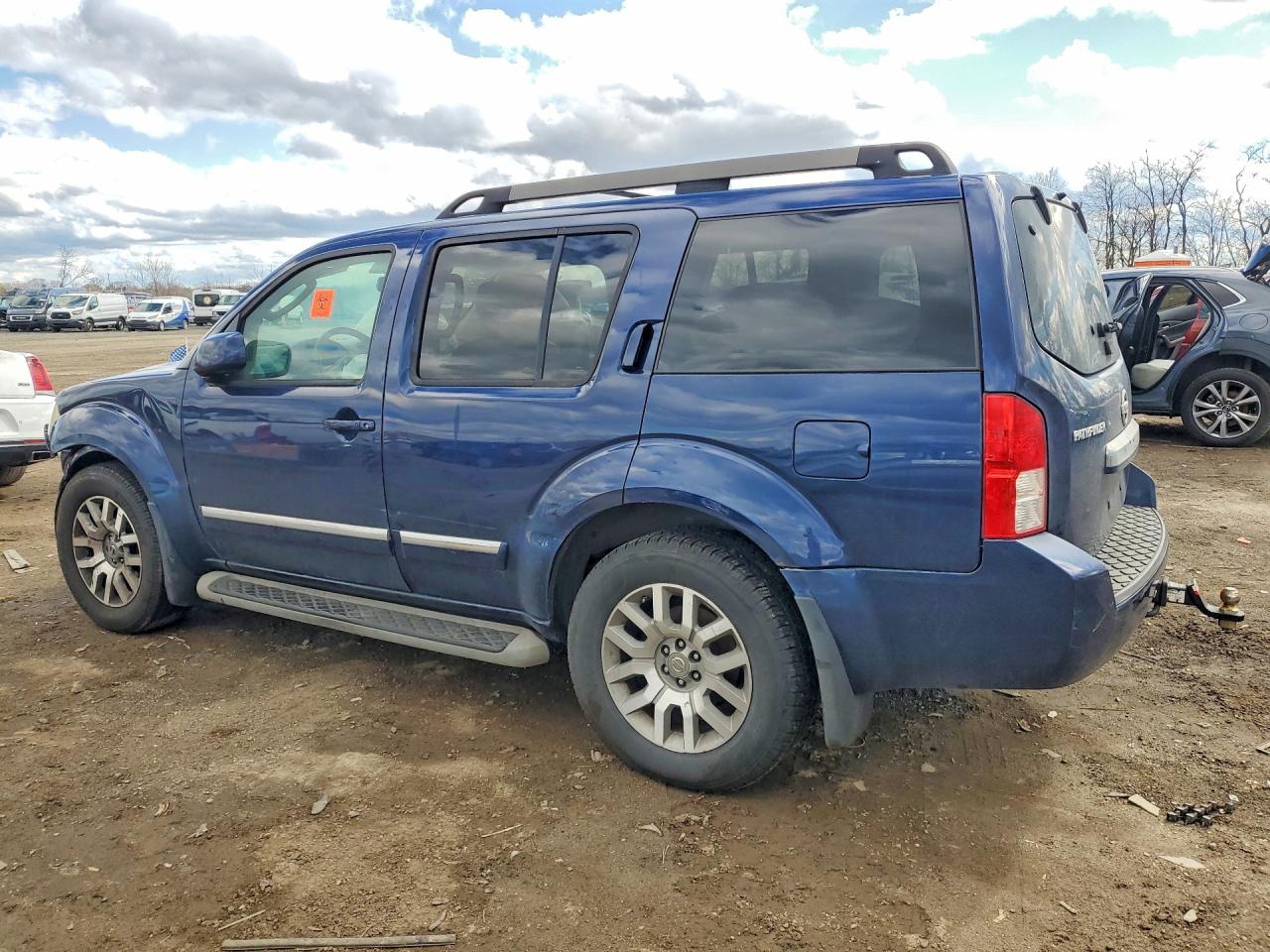 Nissan Pathfinder S