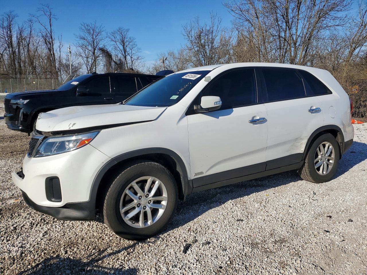 Salvage Kia Sorento Image