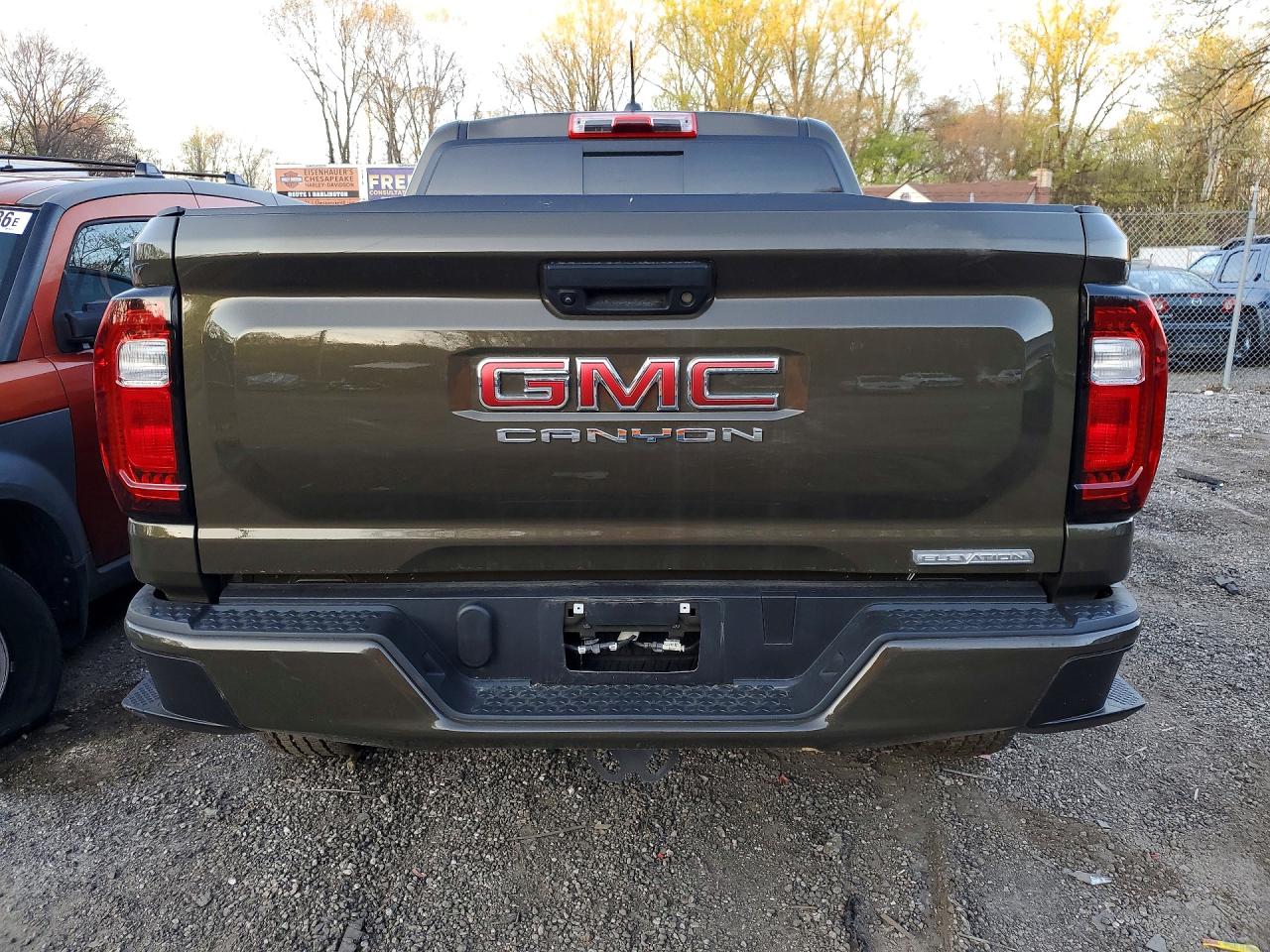 GMC Canyon Elevation