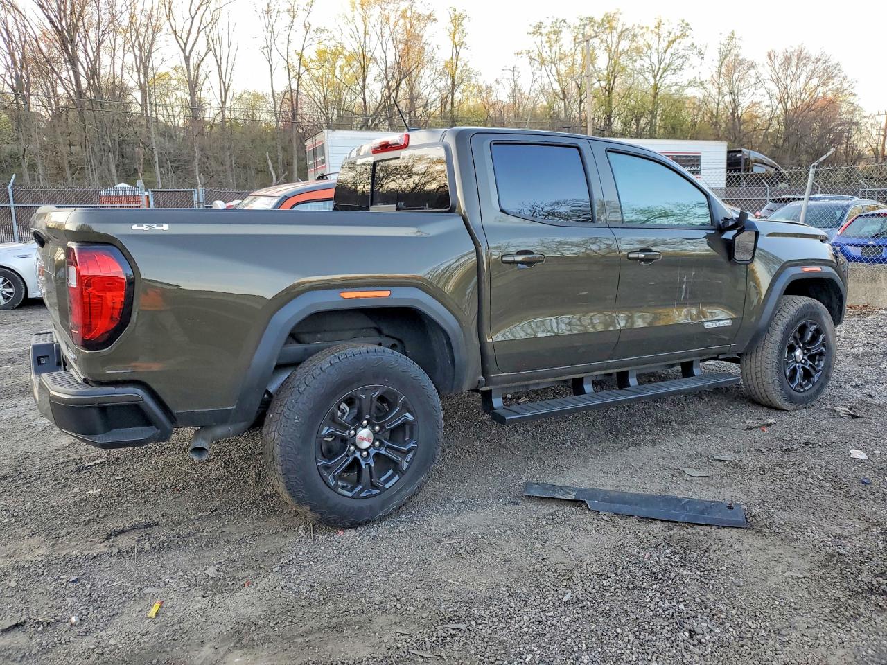 GMC Canyon Elevation