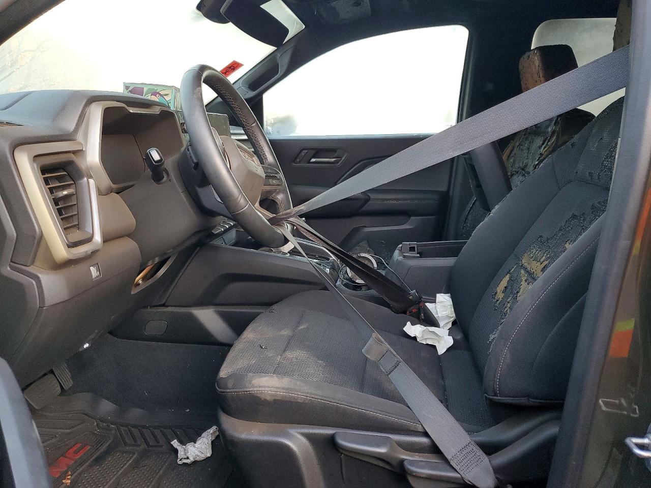 GMC Canyon Elevation