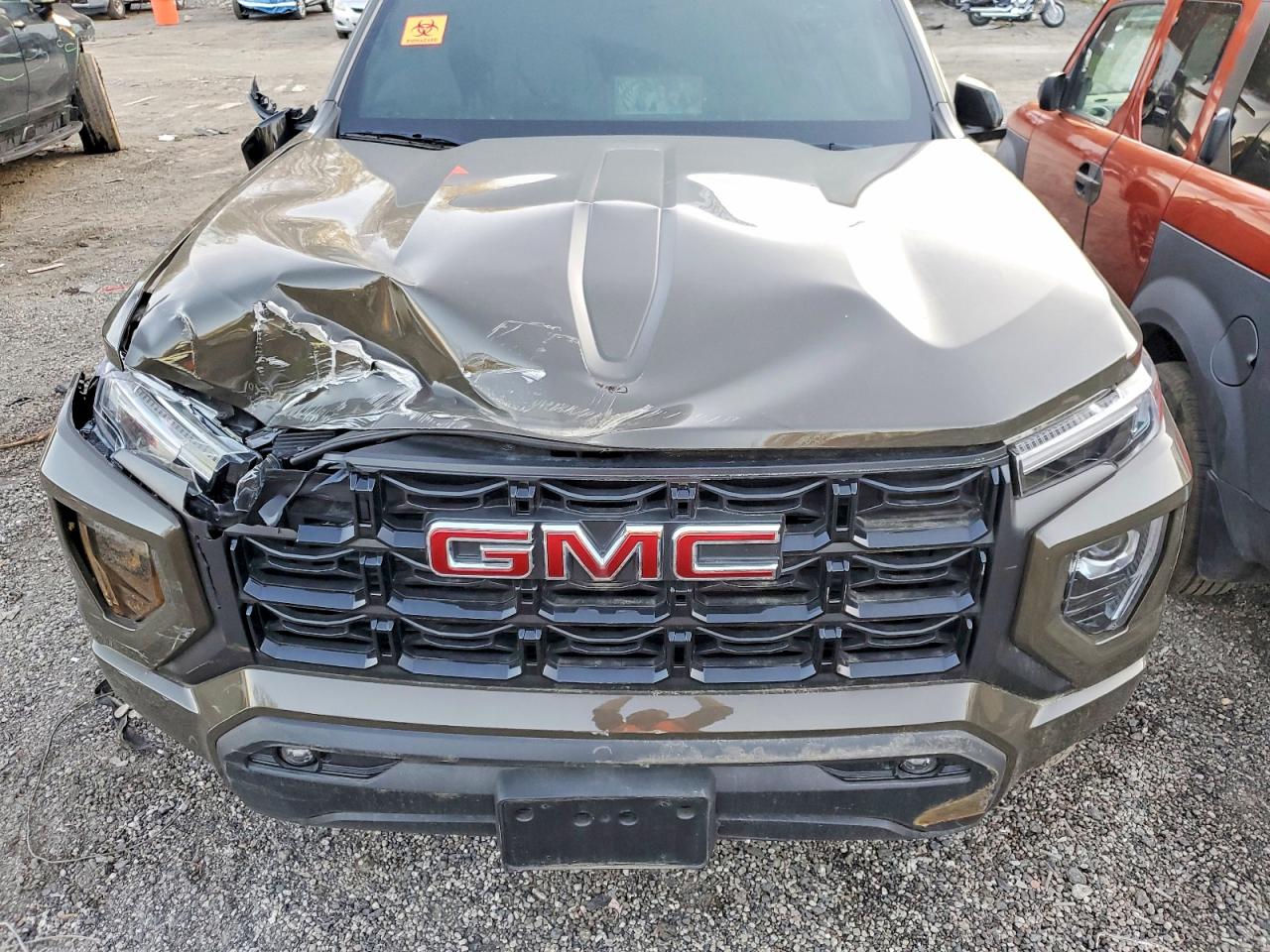 GMC Canyon Elevation