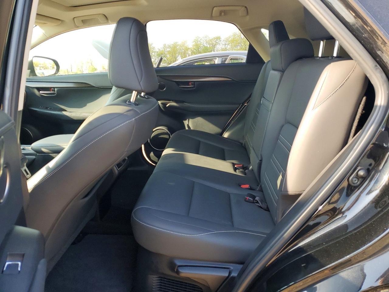 Lexus NX Base