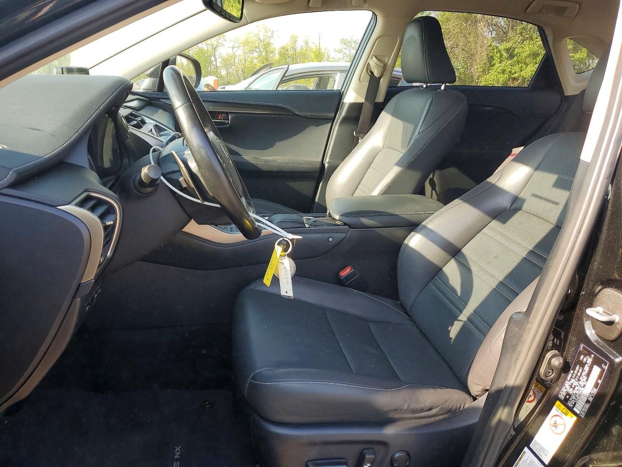 Lexus NX Base