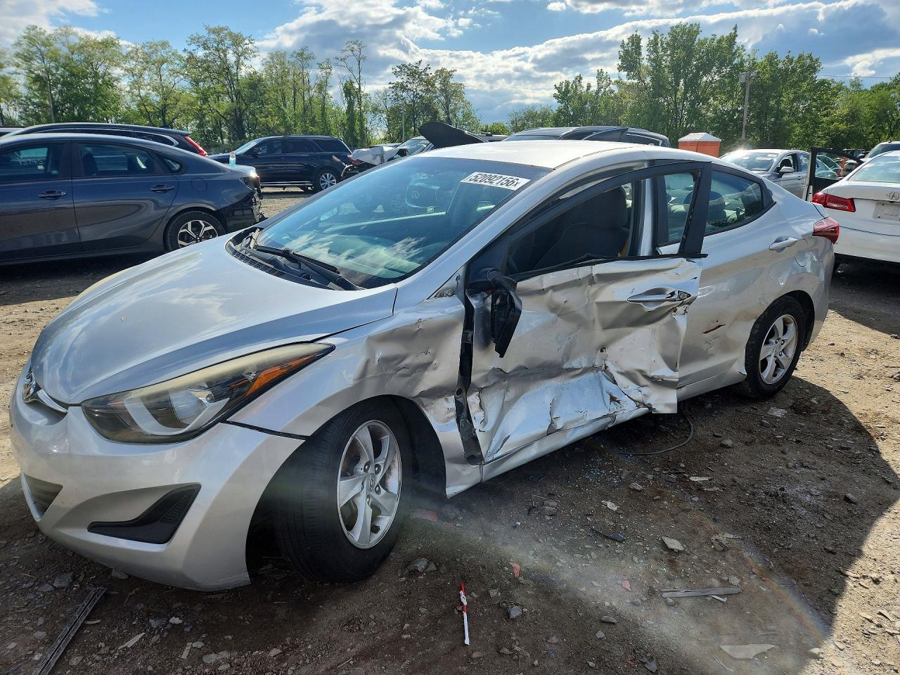 Salvage Hyundai ELANTRA Image