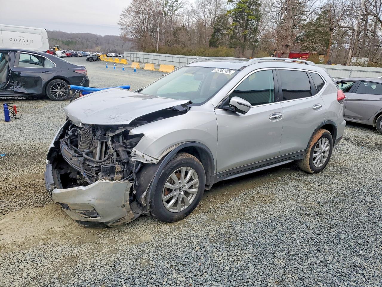 Salvage Nissan Rogue Image