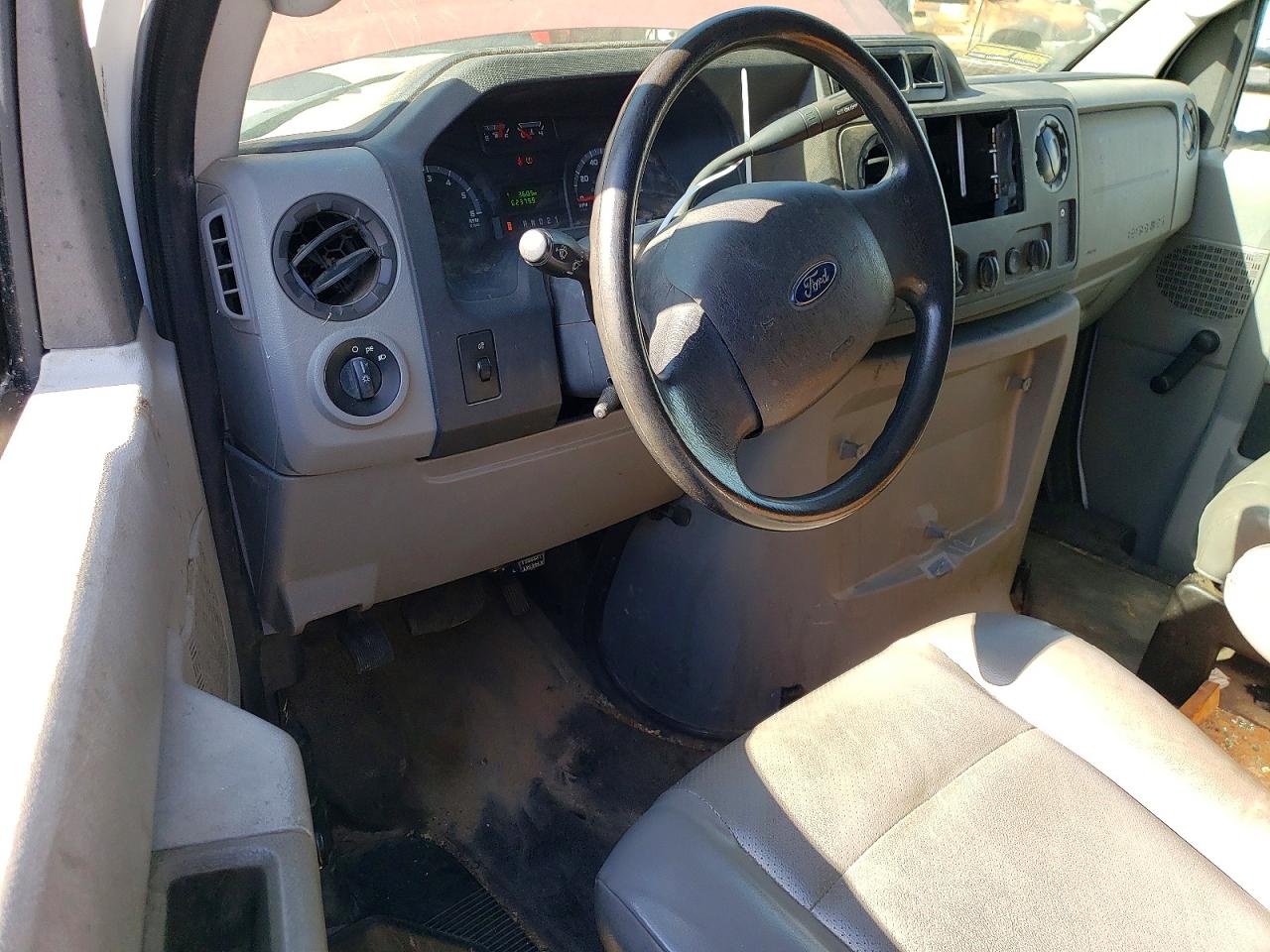 Ford Econoline E250 Van