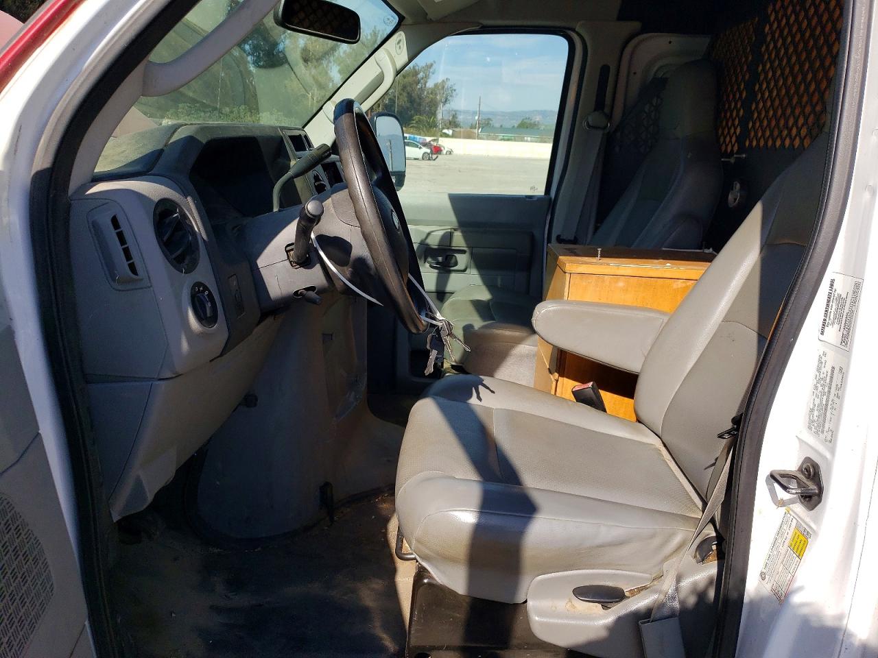 Ford Econoline E250 Van