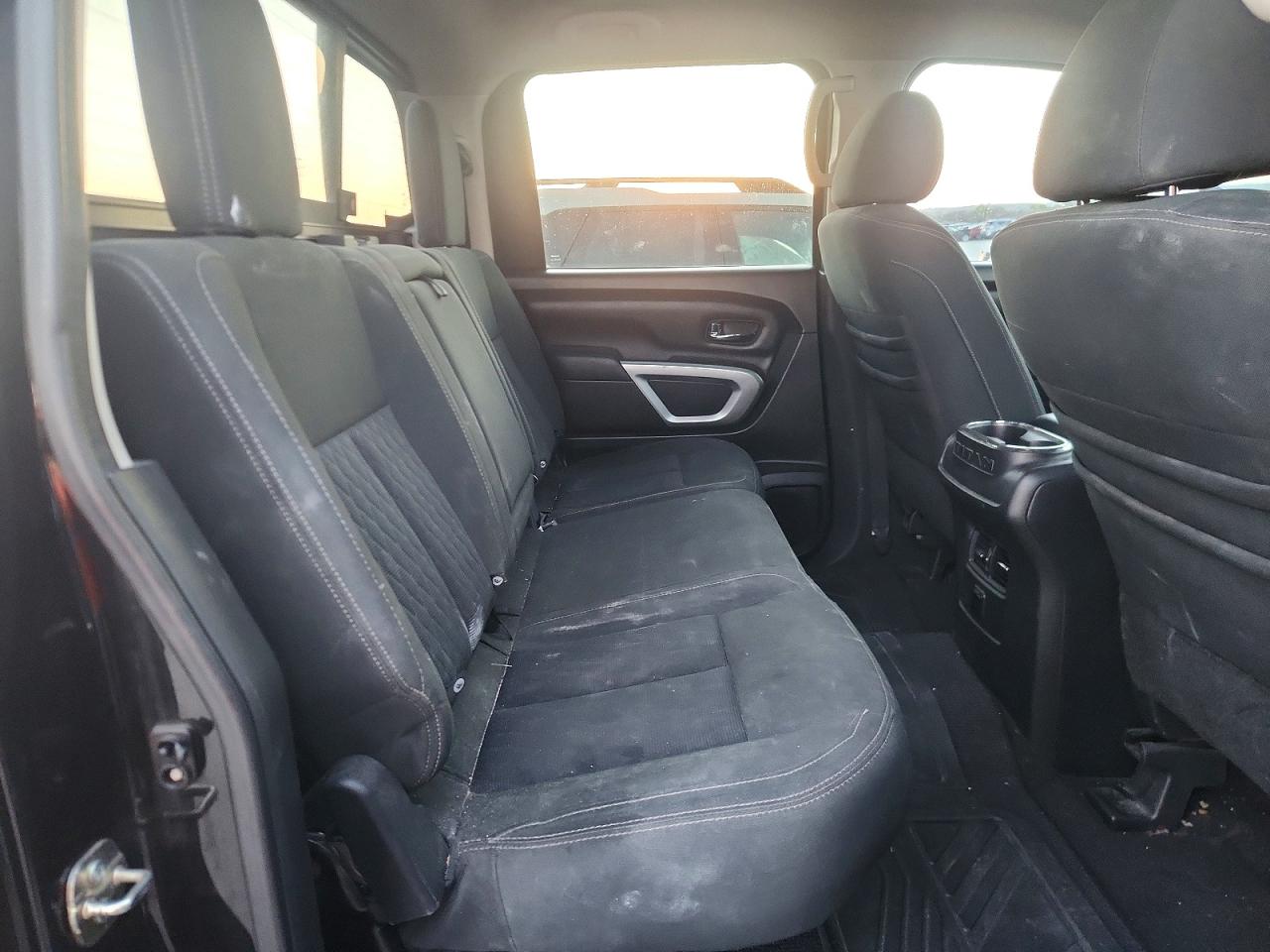 Nissan Titan Sv