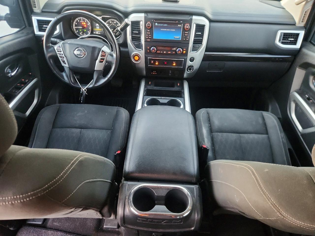 Nissan Titan Sv