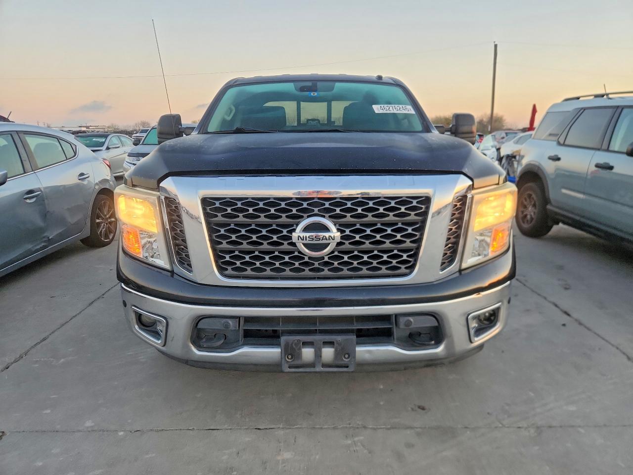 Nissan Titan Sv