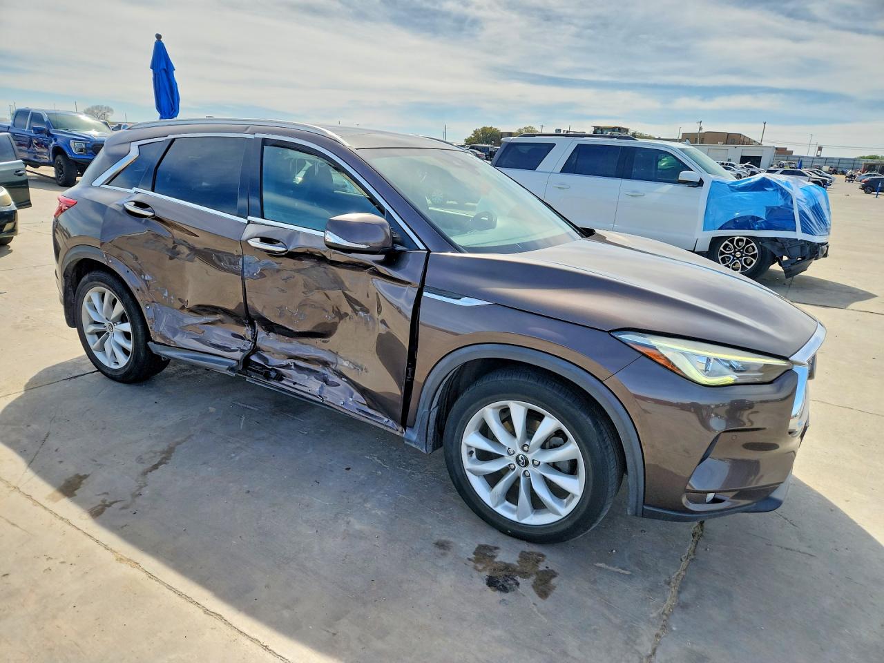 INFINITI Qx Essential