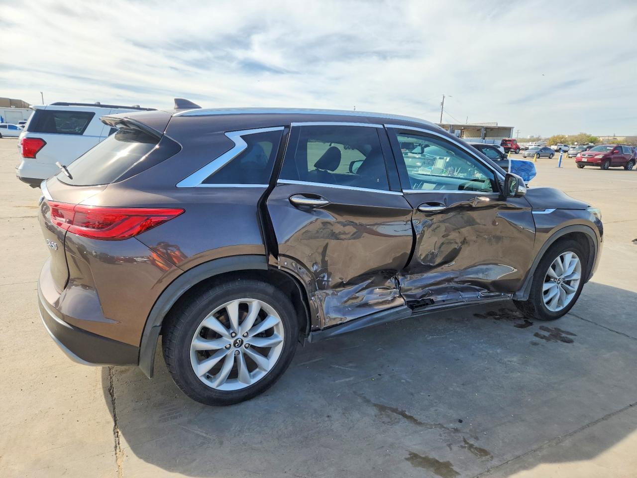 INFINITI Qx Essential