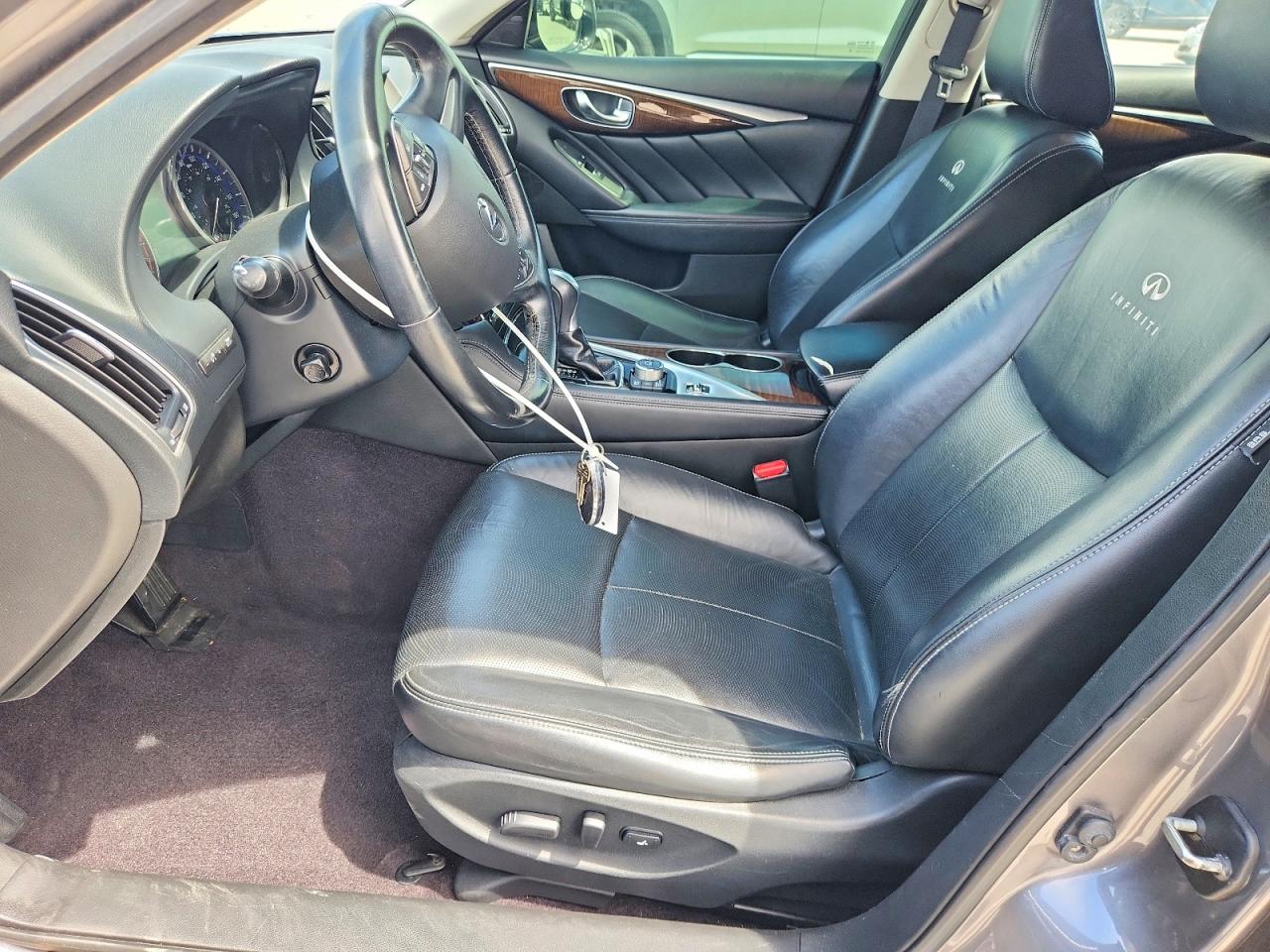 INFINITI Q50 Base
