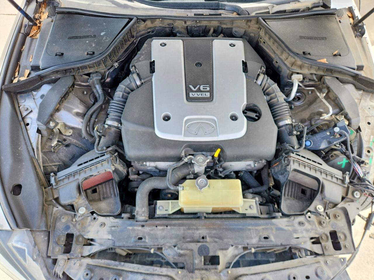 INFINITI Q50 Base
