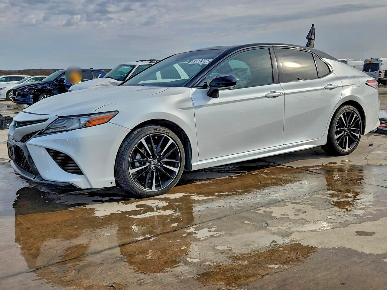 Salvage Toyota Camry Image