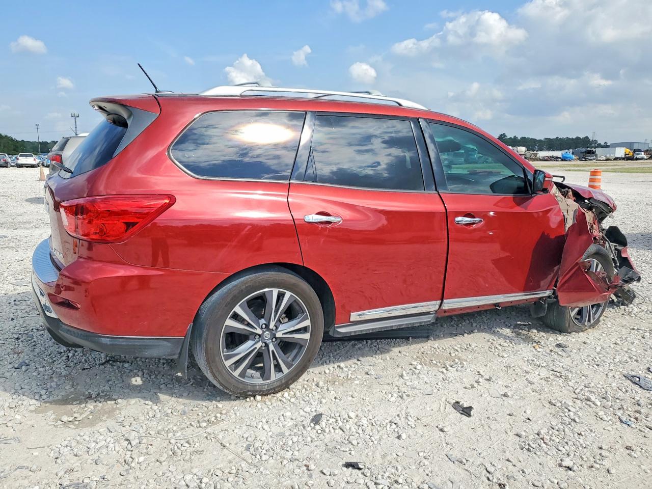 Nissan Pathfinder Platinum