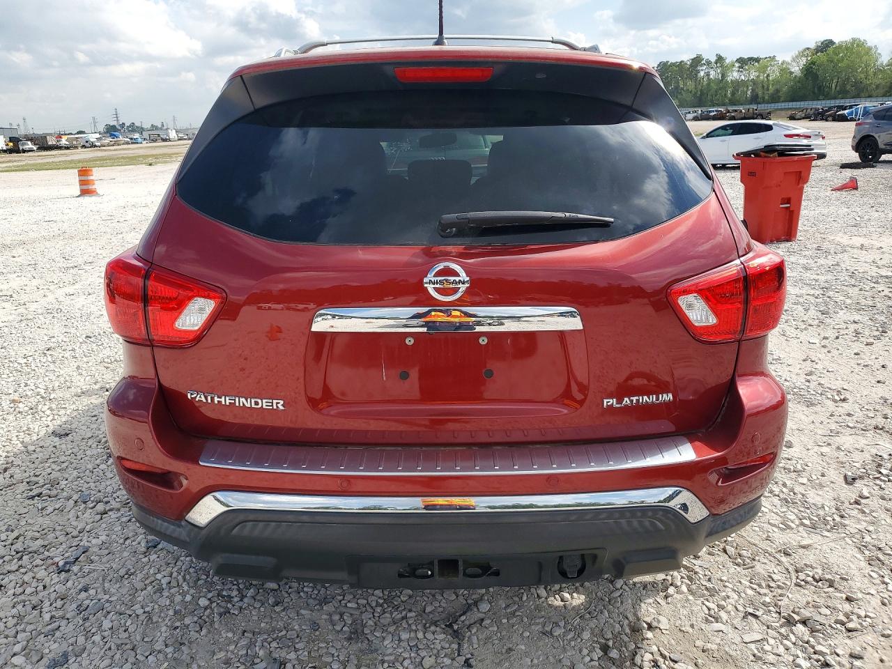 Nissan Pathfinder Platinum