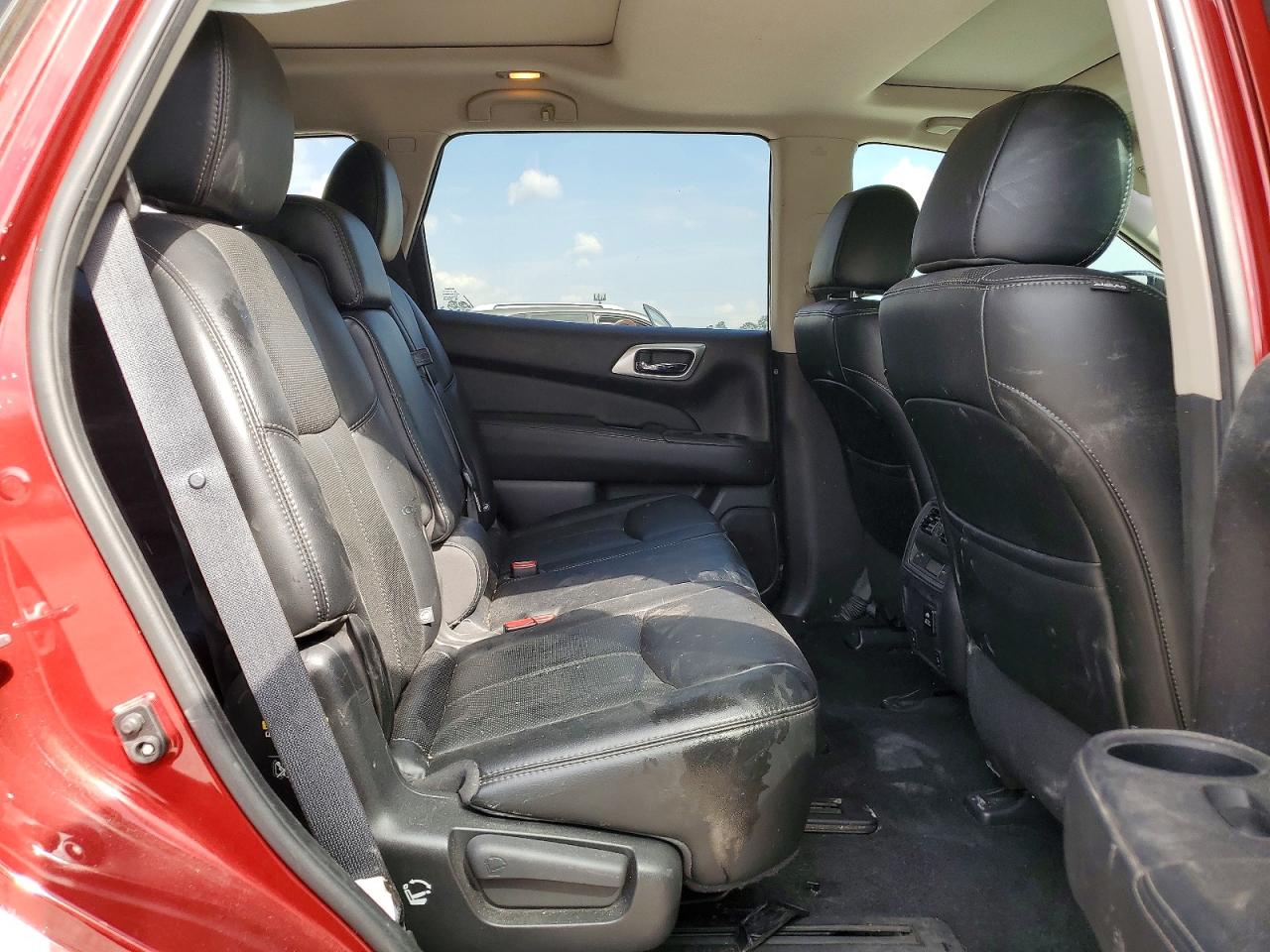 Nissan Pathfinder Platinum
