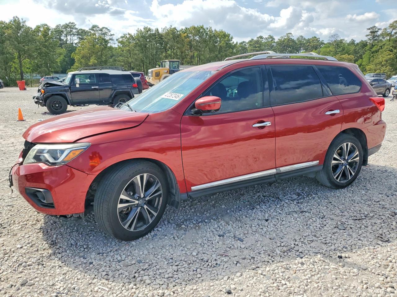 Salvage Nissan Pathfinder Image