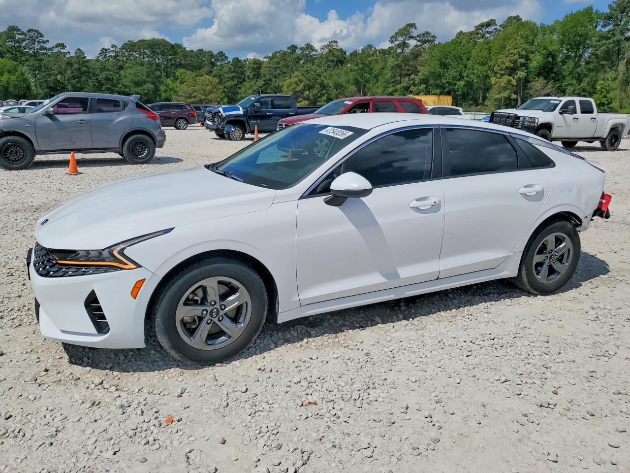 Salvage Kia K5 Image