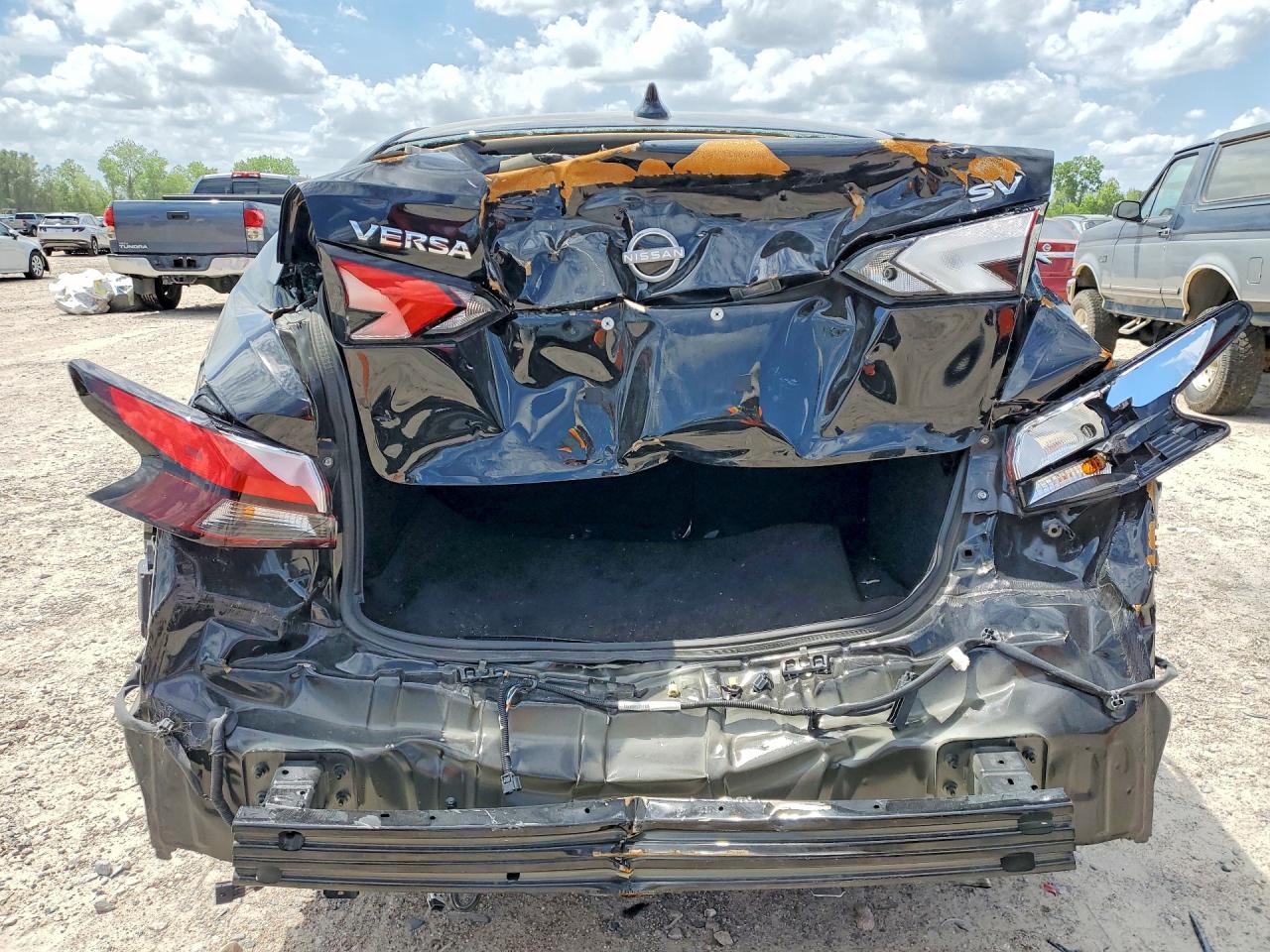 Nissan Versa Sv