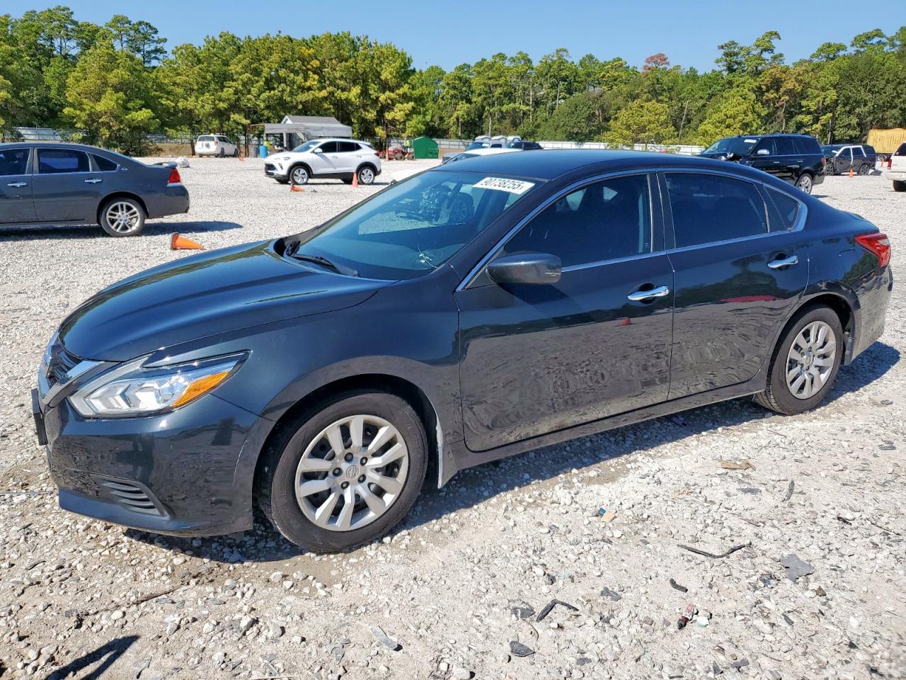 Salvage Nissan Altima Image