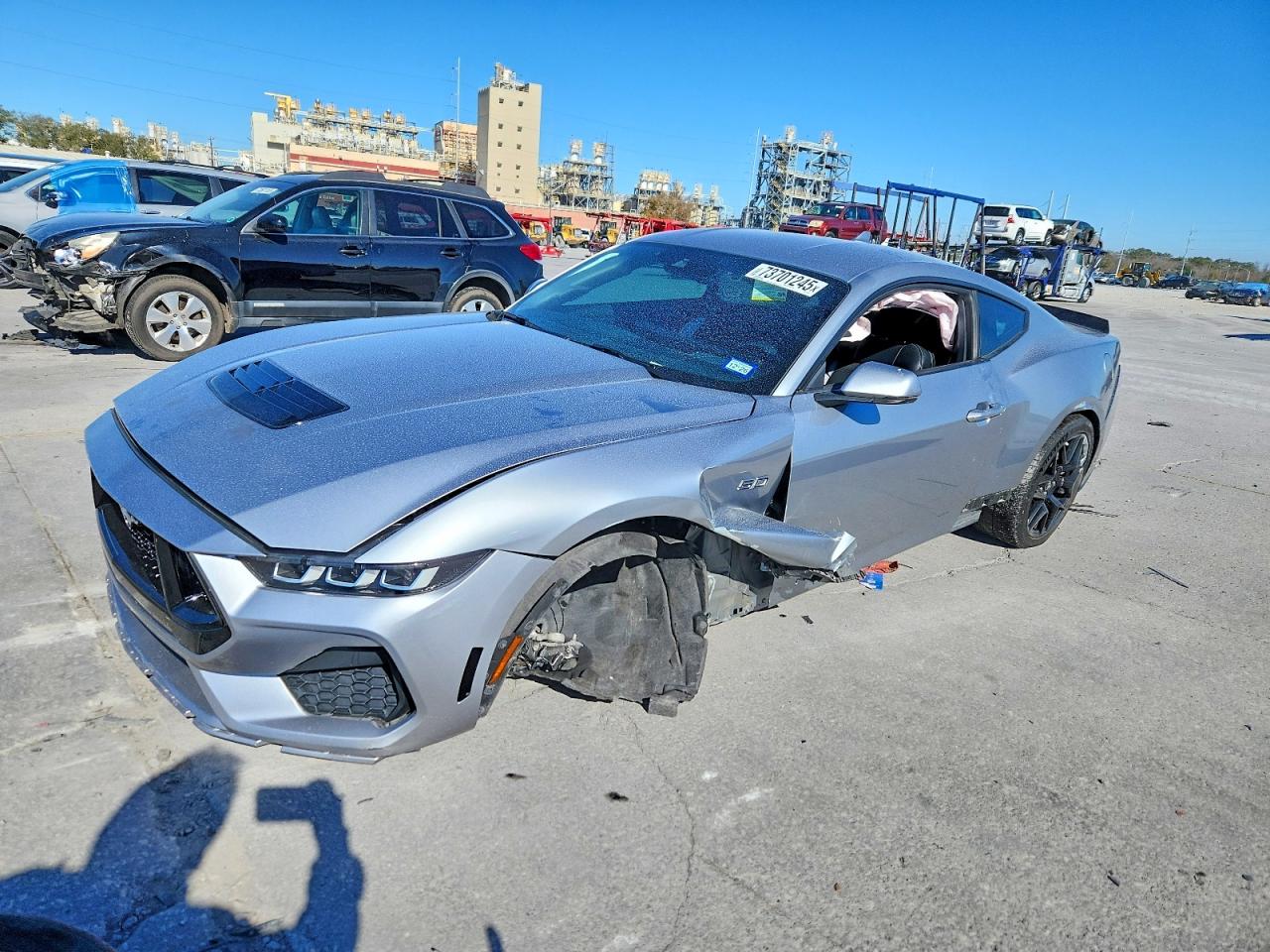 Salvage Ford Mustang Image