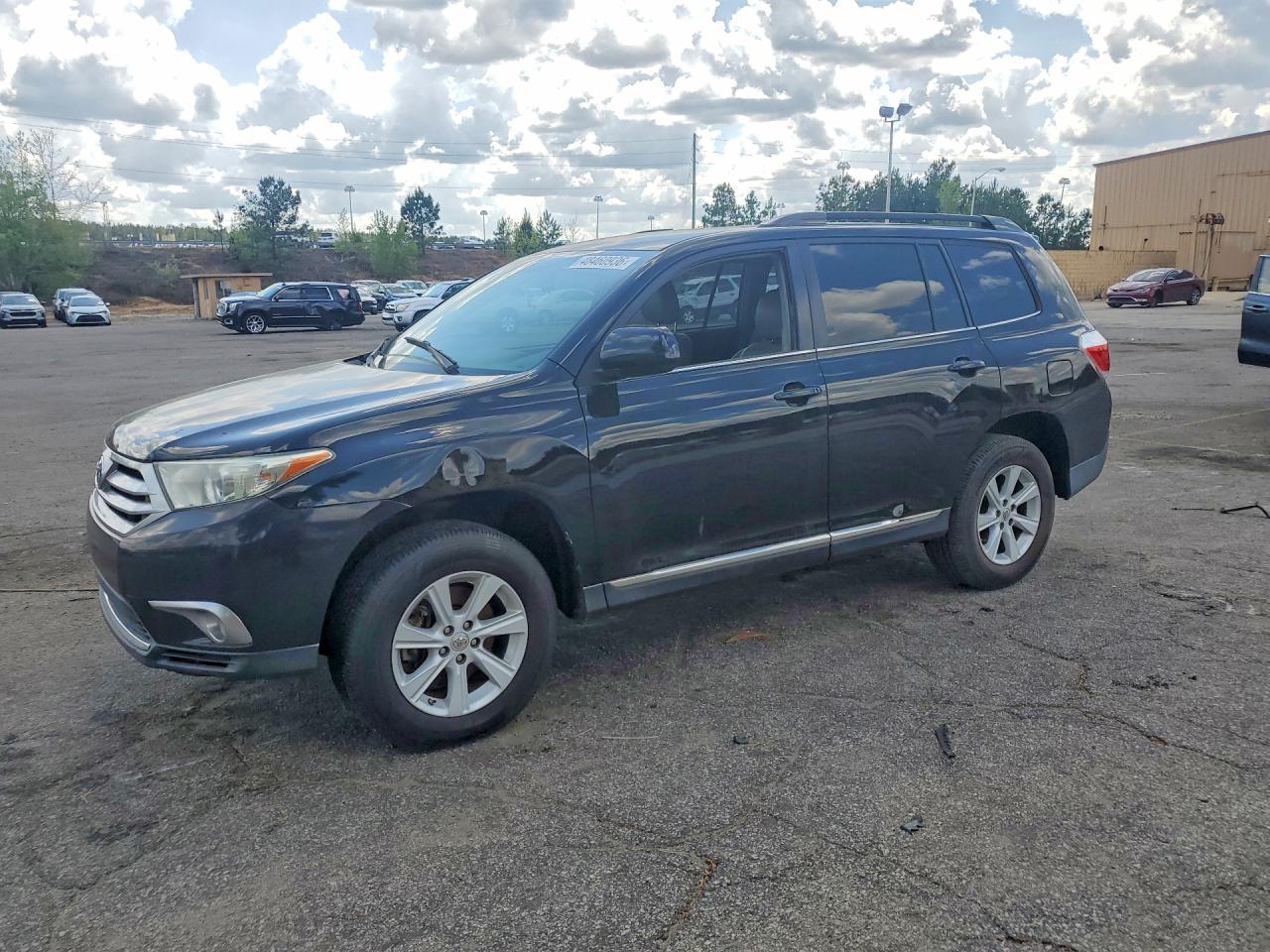 Salvage Toyota Highlander Image