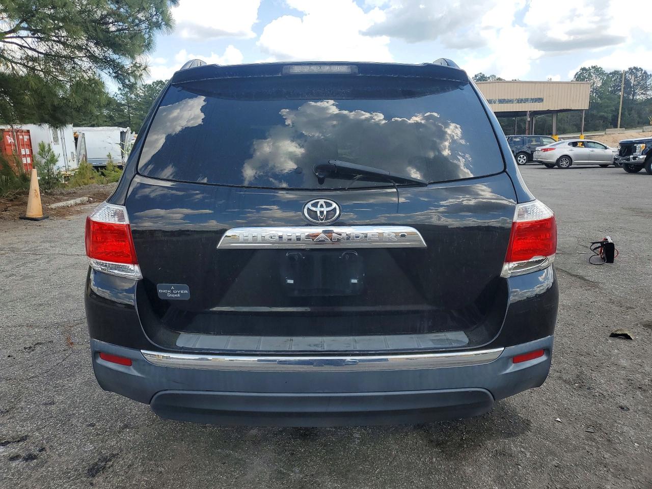 Toyota Highlander Base