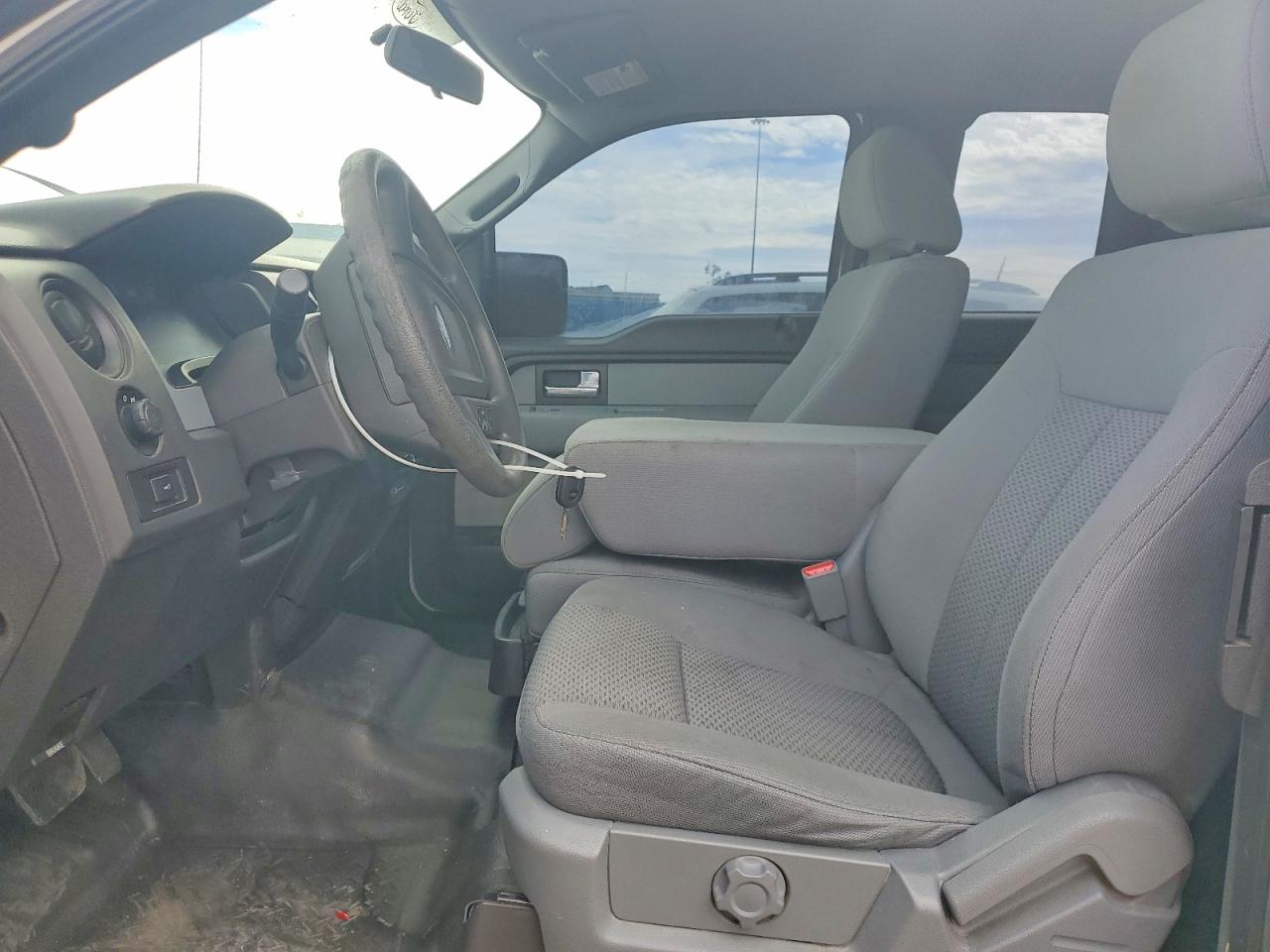Ford F-150 Super Cab