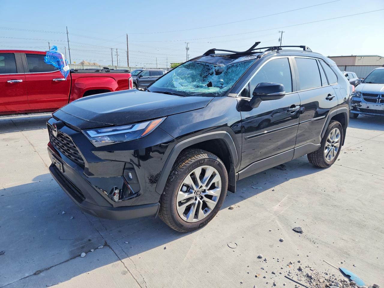 Salvage Toyota RAV4 Image
