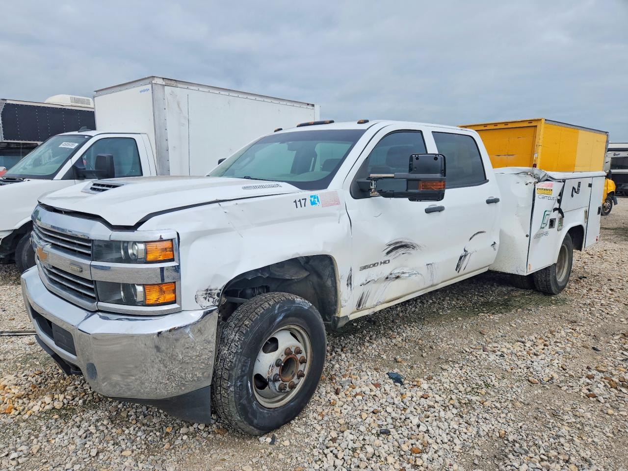Salvage Chevrolet Silverado Image