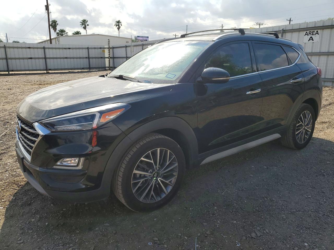 Salvage Hyundai TUCSON Image