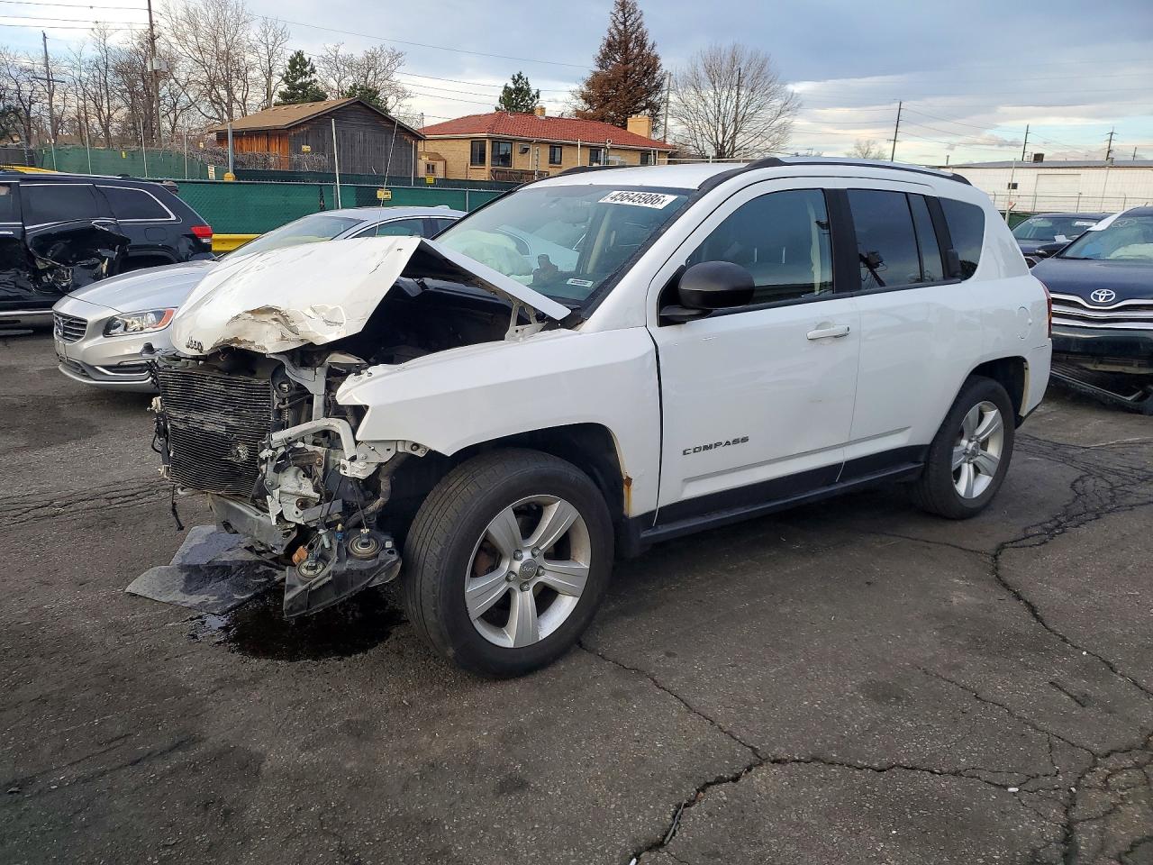 Salvage Jeep Compass Image