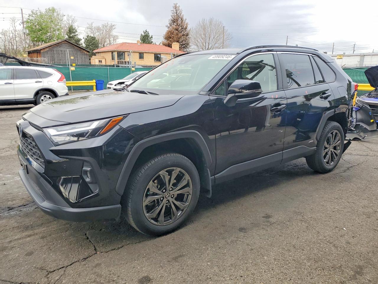 Salvage Toyota RAV4 Image