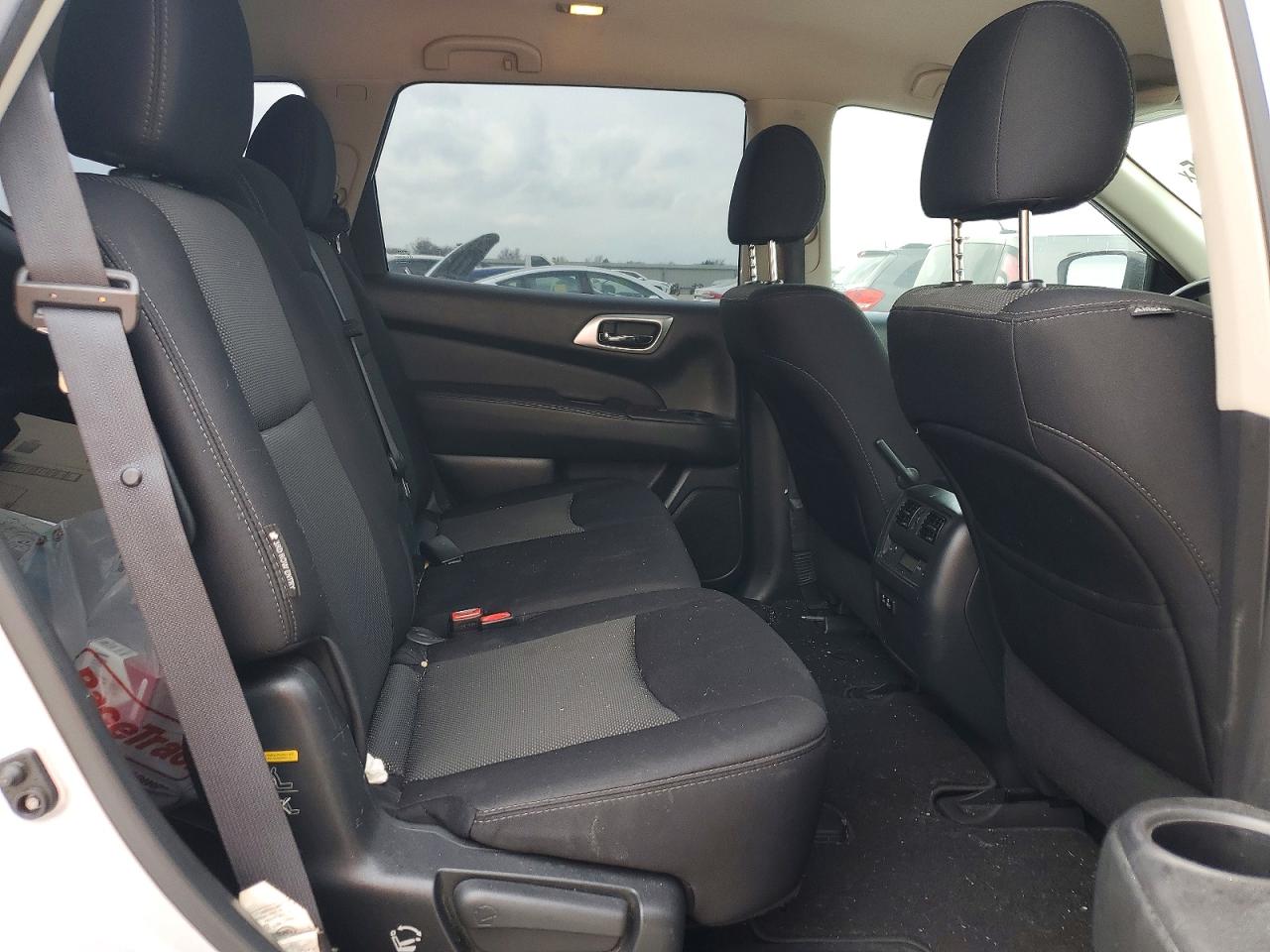 Nissan Pathfinder Sv