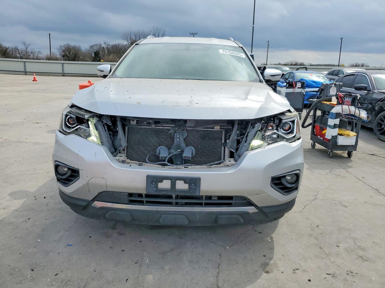 Nissan Pathfinder Sv