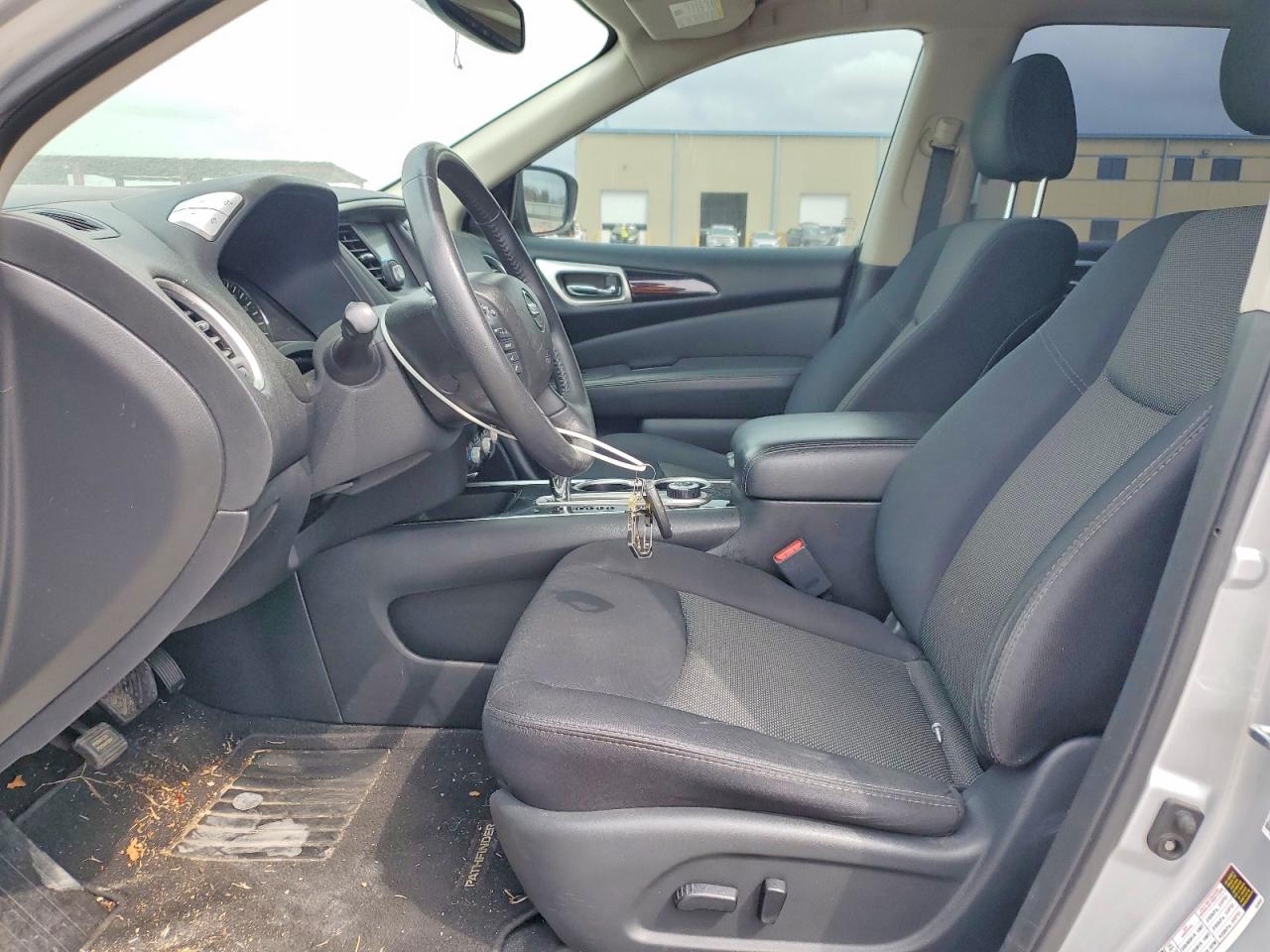 Nissan Pathfinder Sv