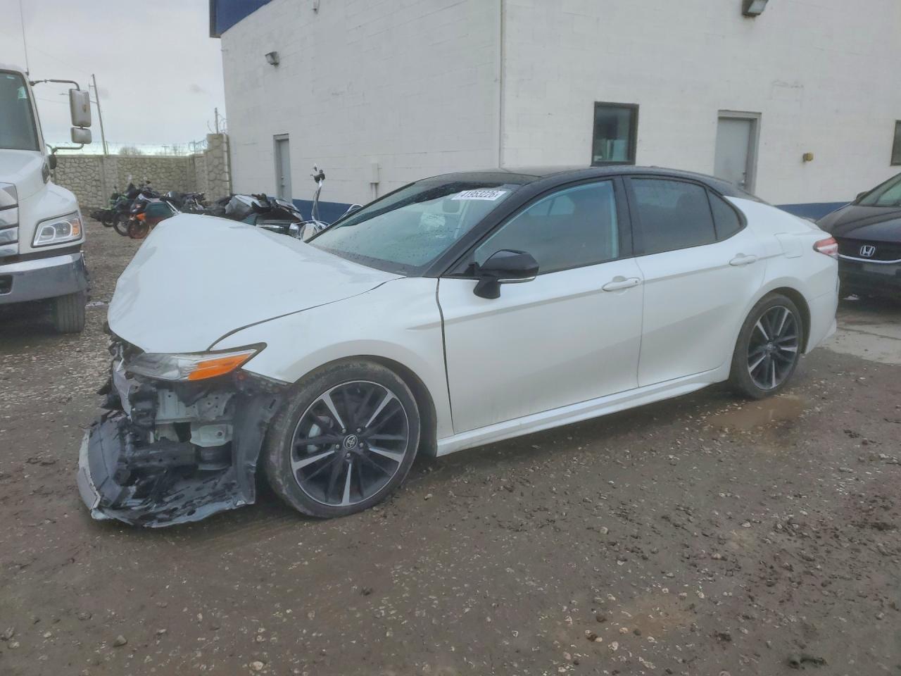 Salvage Toyota Camry Image