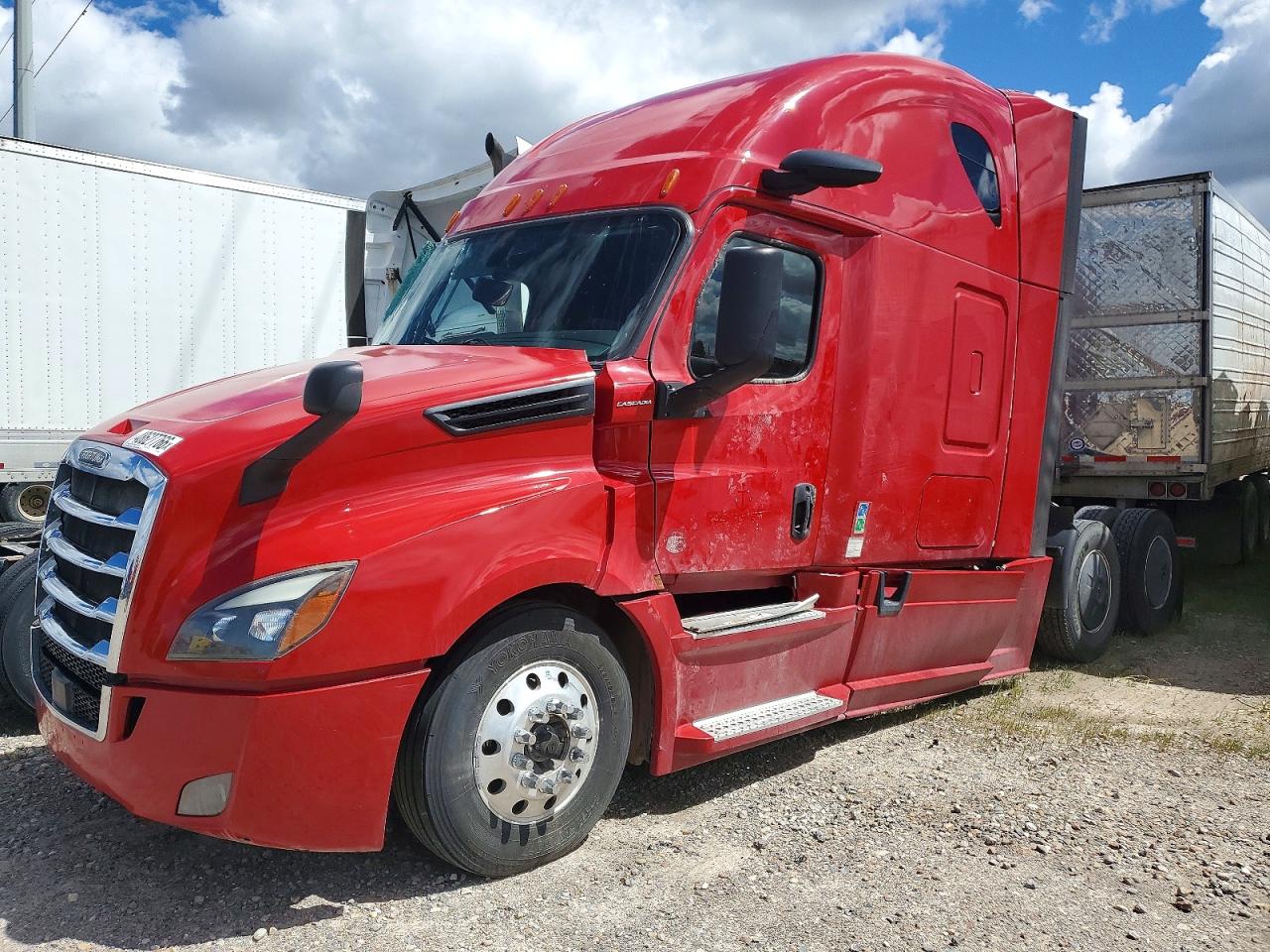 Freigliner Cascadia 126