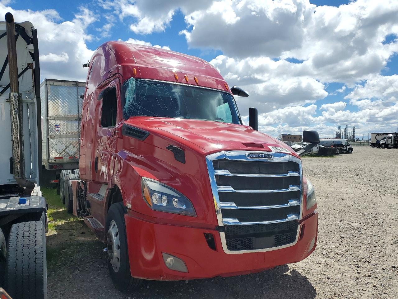 Salvage Freigliner Cascadia 126 Image