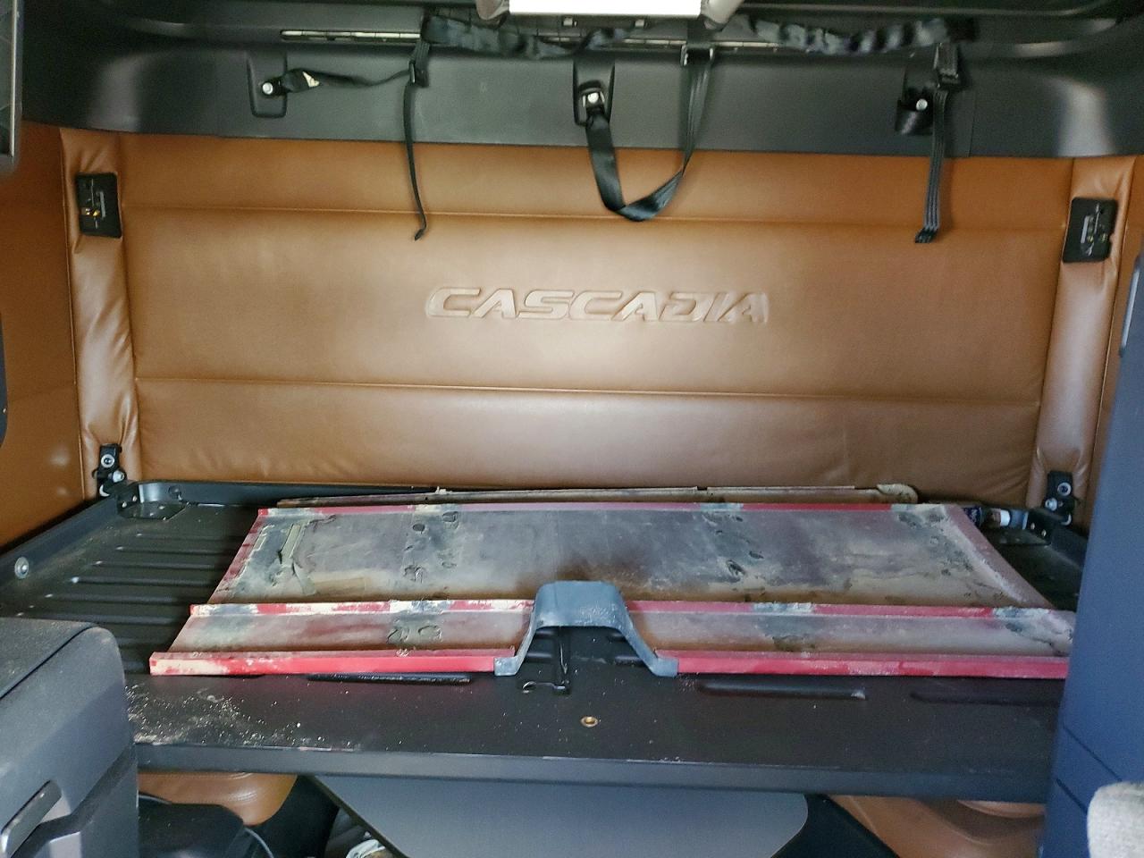Freigliner Cascadia 126